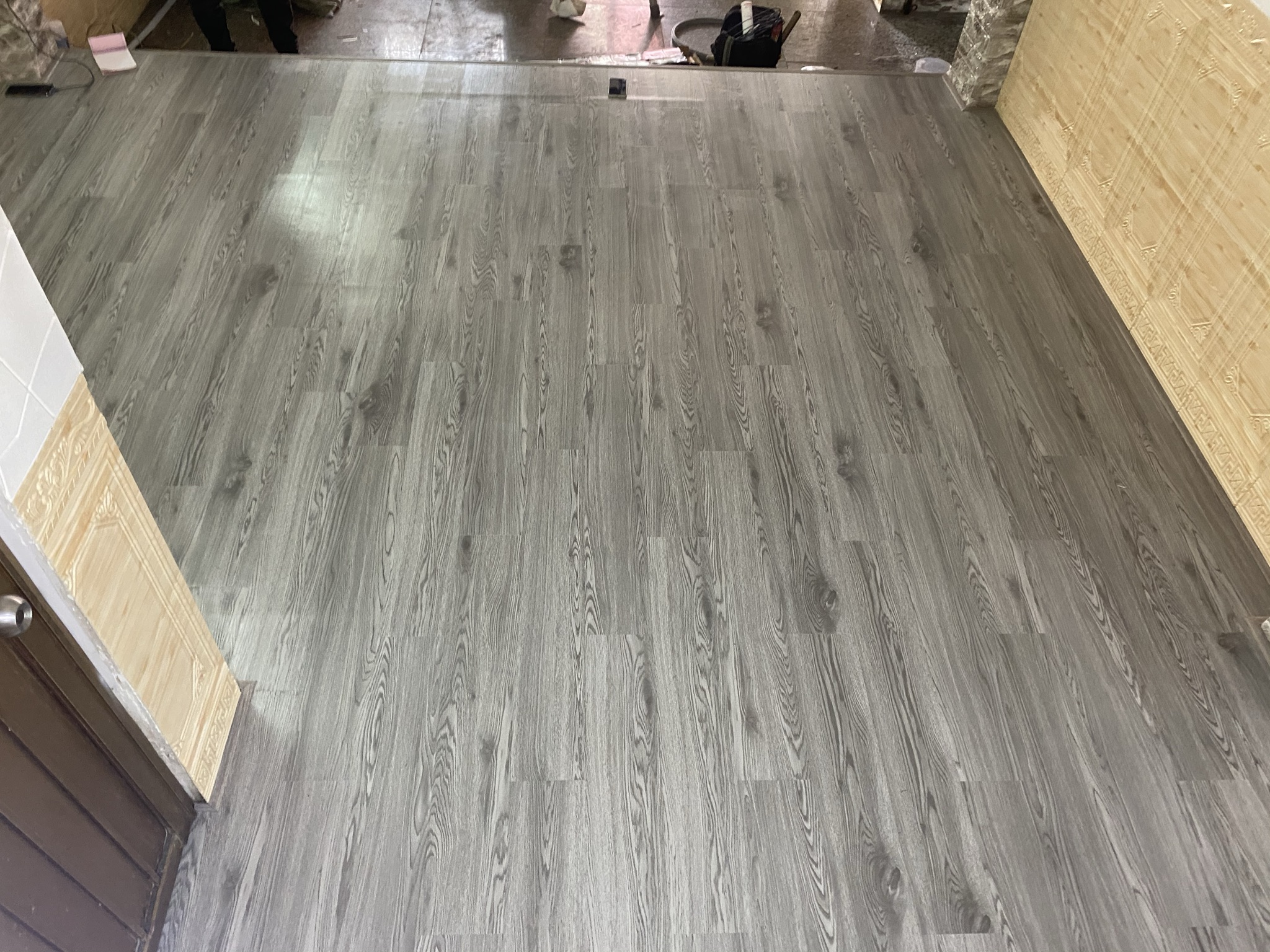 Sàn nhựa giả gỗ tại quận 3 - thi công sàn nhựa giá rẻ tại quận 3