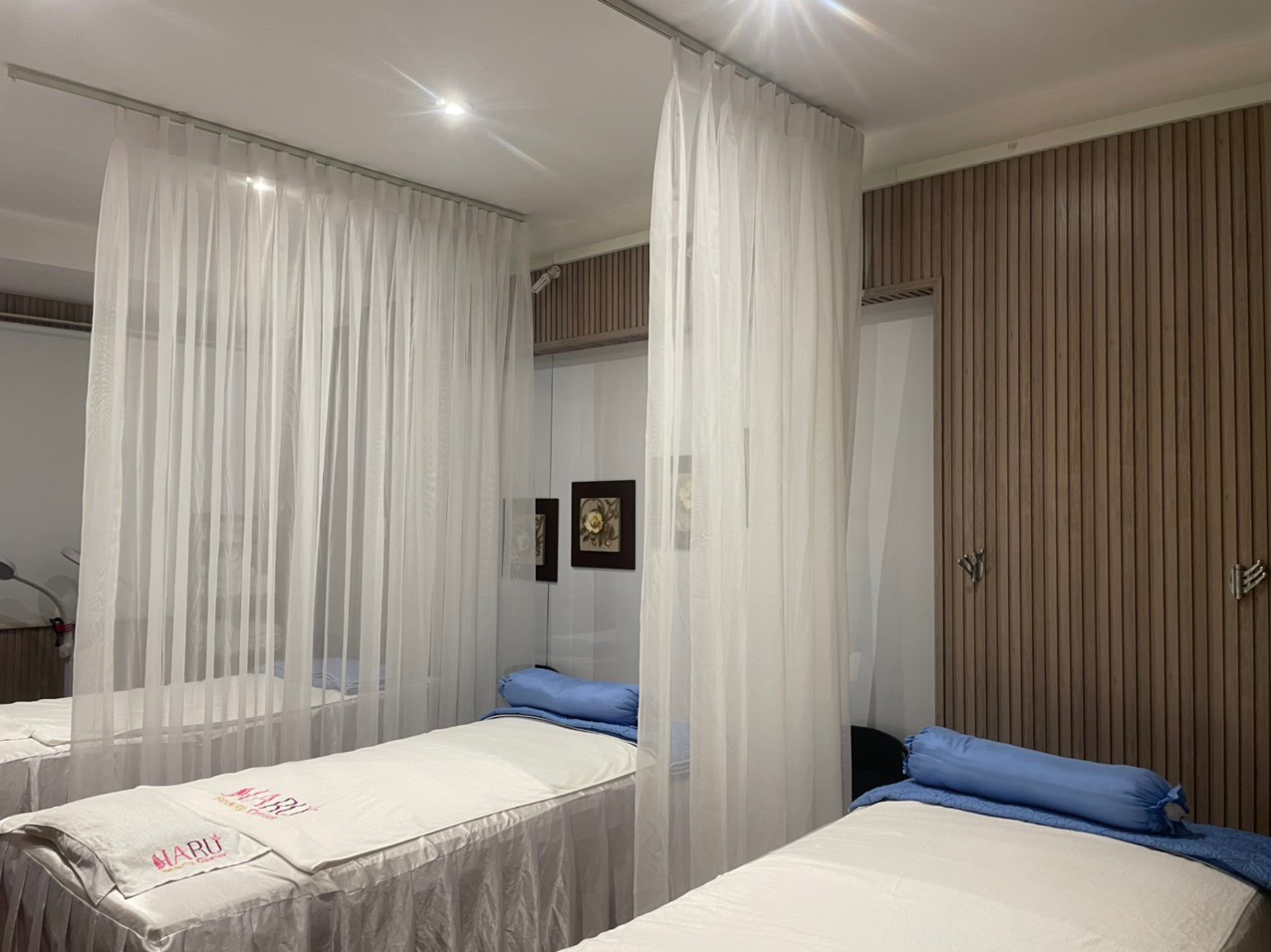 Thi công tấm nhựa ốp tường vân gỗ cho Spa tại quận 7 Tp HCM