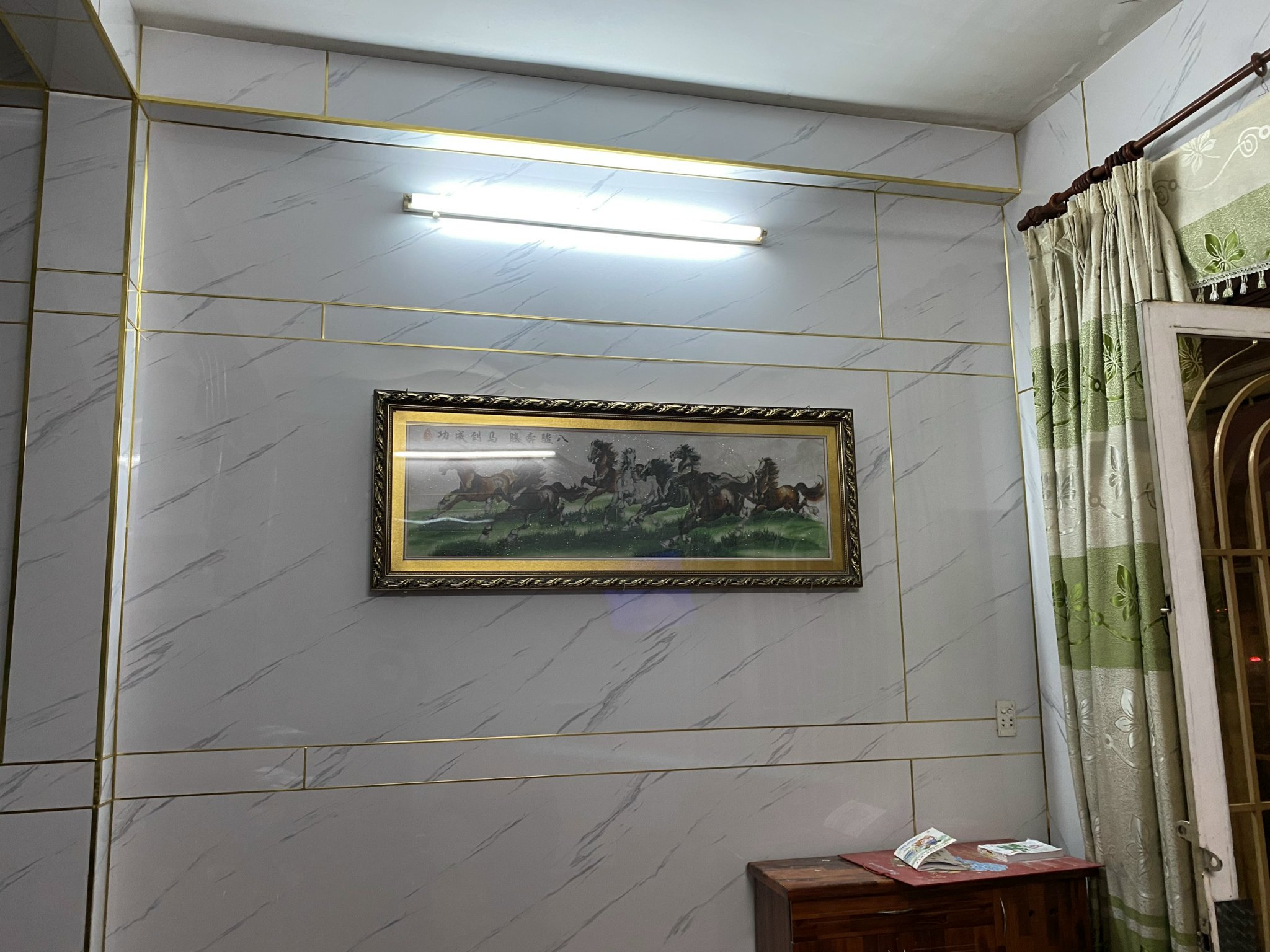 Thi công tấm PVC vân đá phòng khách nhà chị Thảo tại Phú Nhuận Tp HCM